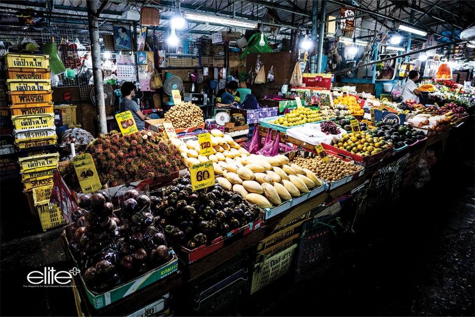 Fruit sellers at the Khlong Toei market.