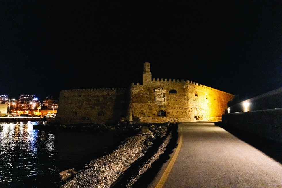 Koules Fortress, reinforced by the Venetians, withstood a 21-year siege from 1648 before finally fal