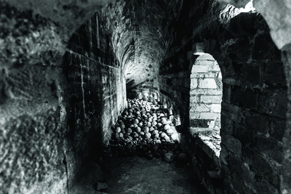 Cannonballs and the former city wall.